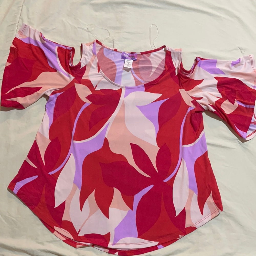 New Triuhnology blouse